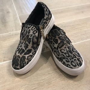 like NEW velvet leopard sneakers